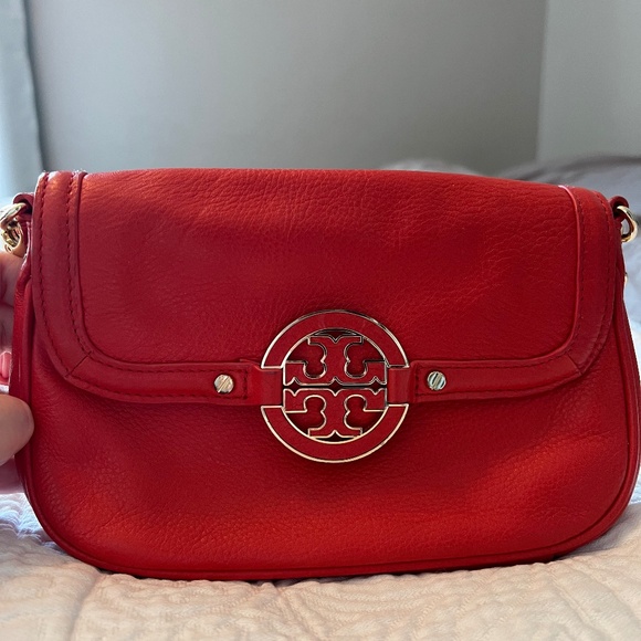 Tory Burch Amanda Leather mini crossbody bag - Red - Picture 1 of 3